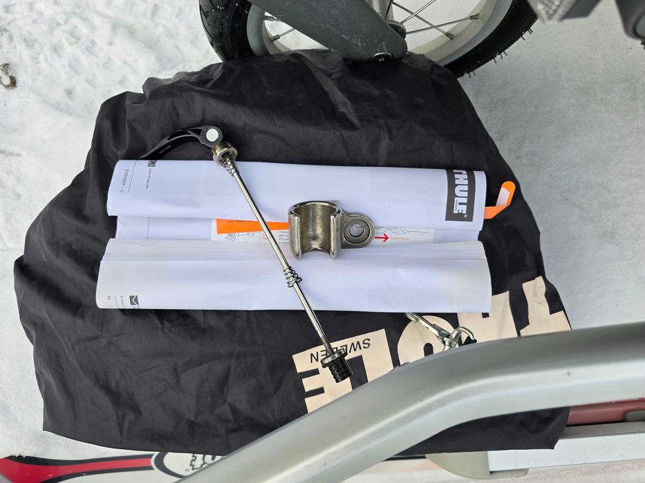 Thule Chariot Chinook 1 osobowa Przyczepka rowerowa z zestawem nart
