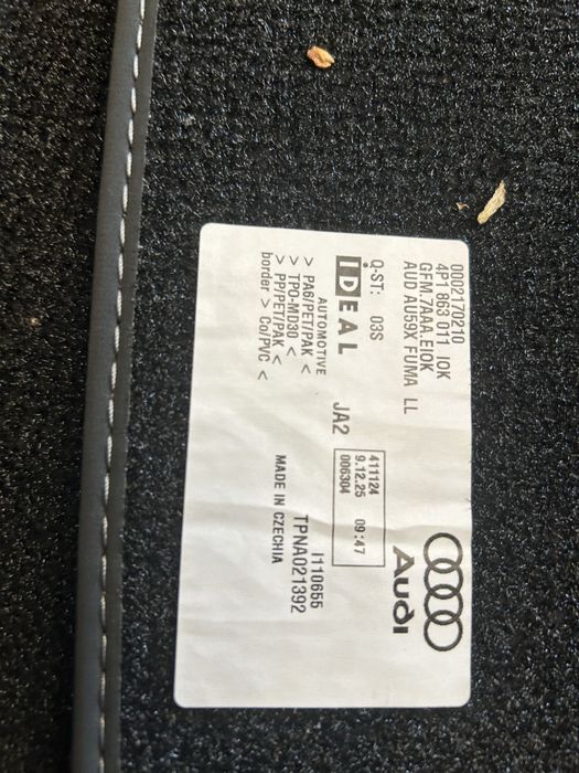 AUDI A6 C9 AVANT  DYWANIKI WELUROWE komplet 4P1863011 demo zestaw