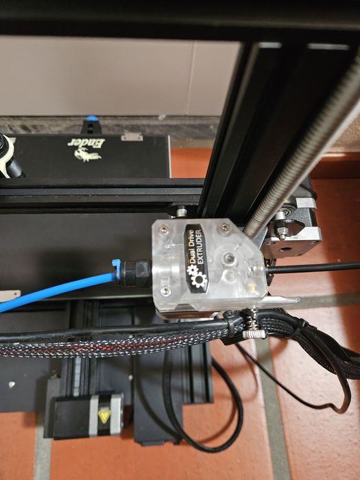 Creality Ender 3 V2 - Impressora 3D