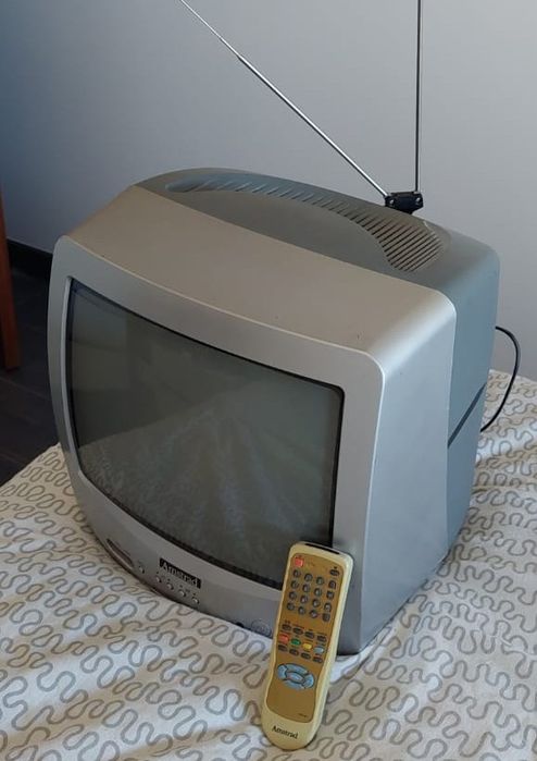 Televisão Amstrad TV + comando + antena + cabo de antena