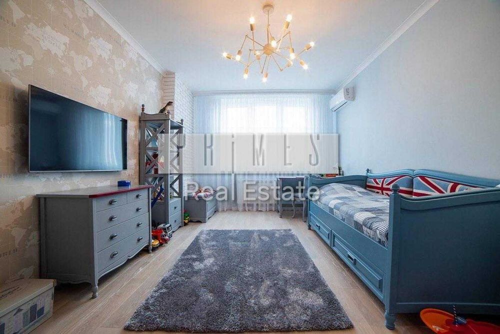 Продаж пентхауса 213.6 м² в класичному стилі, Анни Ахматової 30