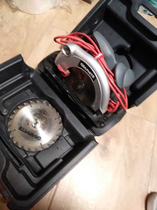 Pilarka GRAPHITE 58G488 Walizka