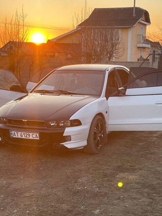 Мітсубісі Ґалант 8