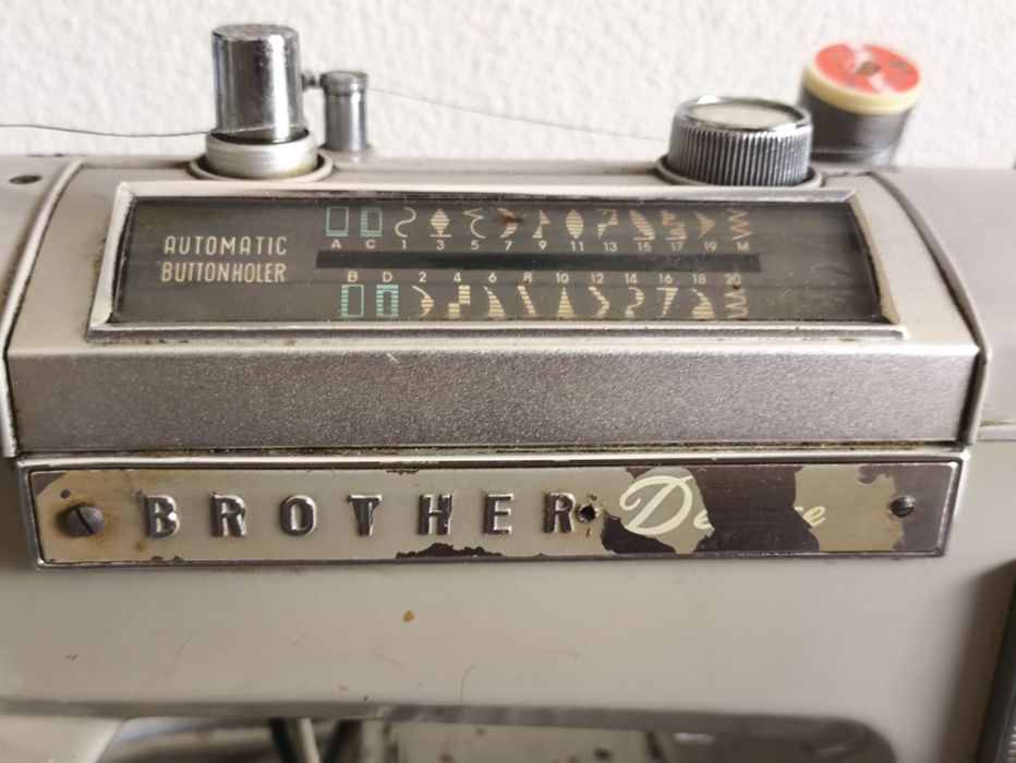 Máquina de costura Brother Deluxe