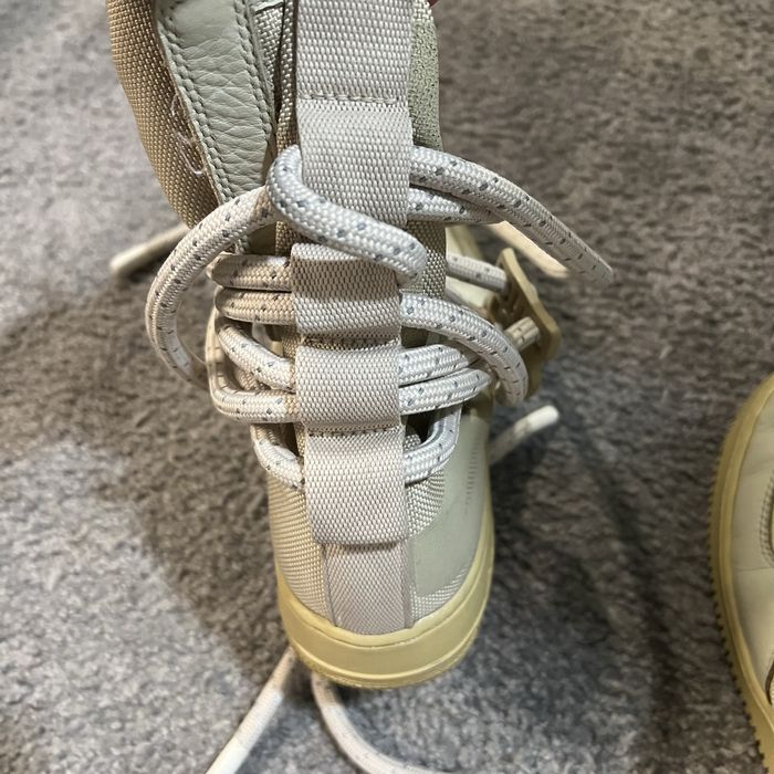Продам кеди високі Nike