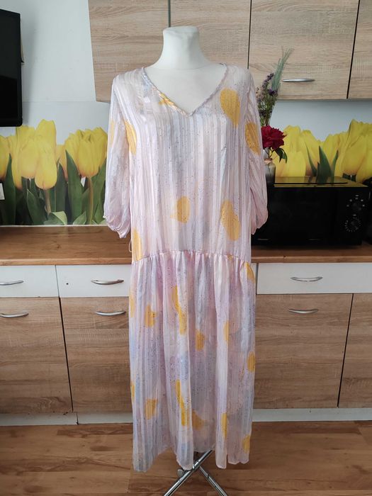 Ciekawa lekka plisowana sukienka VRS rozmiar ok 46/48 poliester