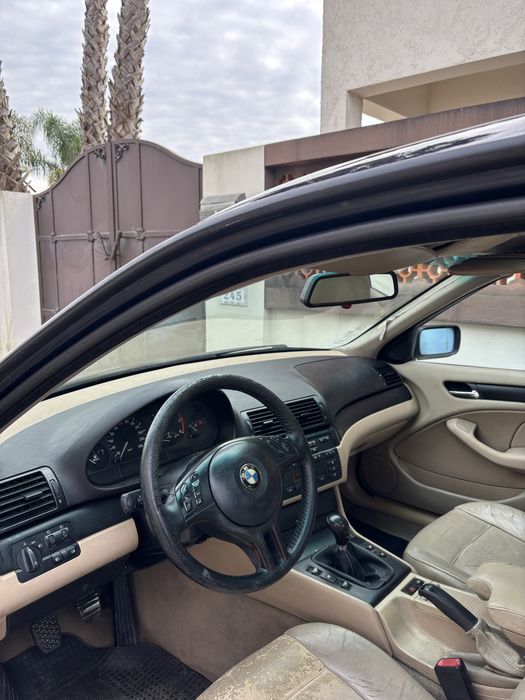 Bmw e46 com poucas marcas de uso