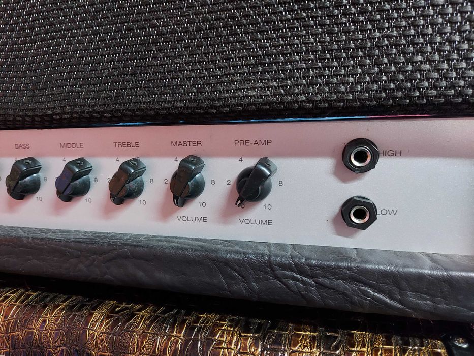 Ламповий гітарний підсилювач типу Marshall JCM 800