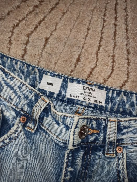 Jak nowe spodnie bershka mom 34 XS wysoki stan