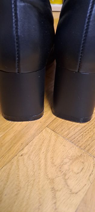 чоботи жіночі кожані нові