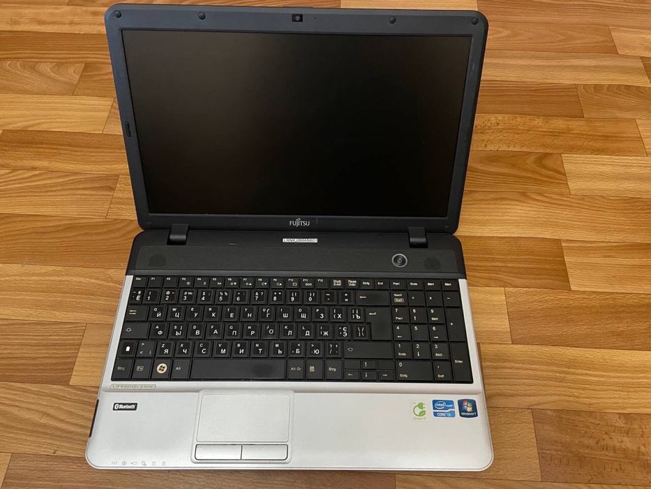 15.6” Fujitsu i3-2310M 8gb Intel SSD 128gb