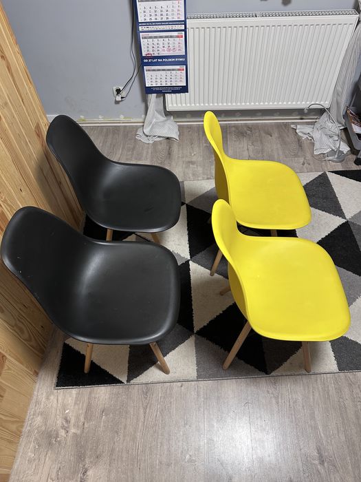 Krzesla skandynawskie plastikowe nogi debowe 8 sztuk