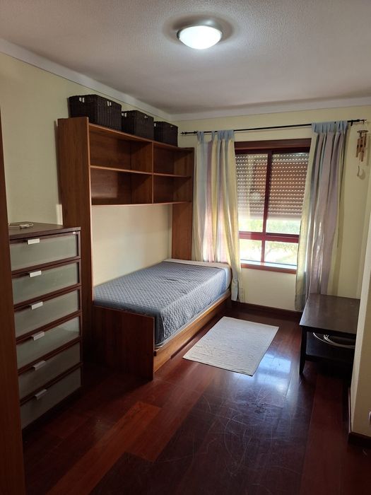 Aluga-se apartamento T2 nas Abadias