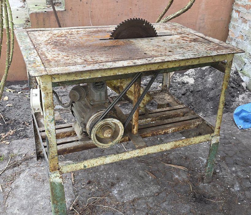 krejzega piła do cięcia drewna mocna  3 fazy