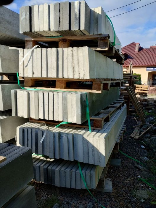 Podmurówka uszkodzona