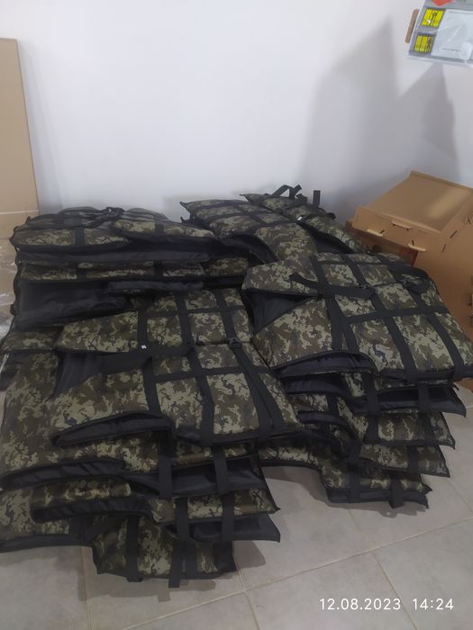 Якісний жилет камуфляж піксель від виробника