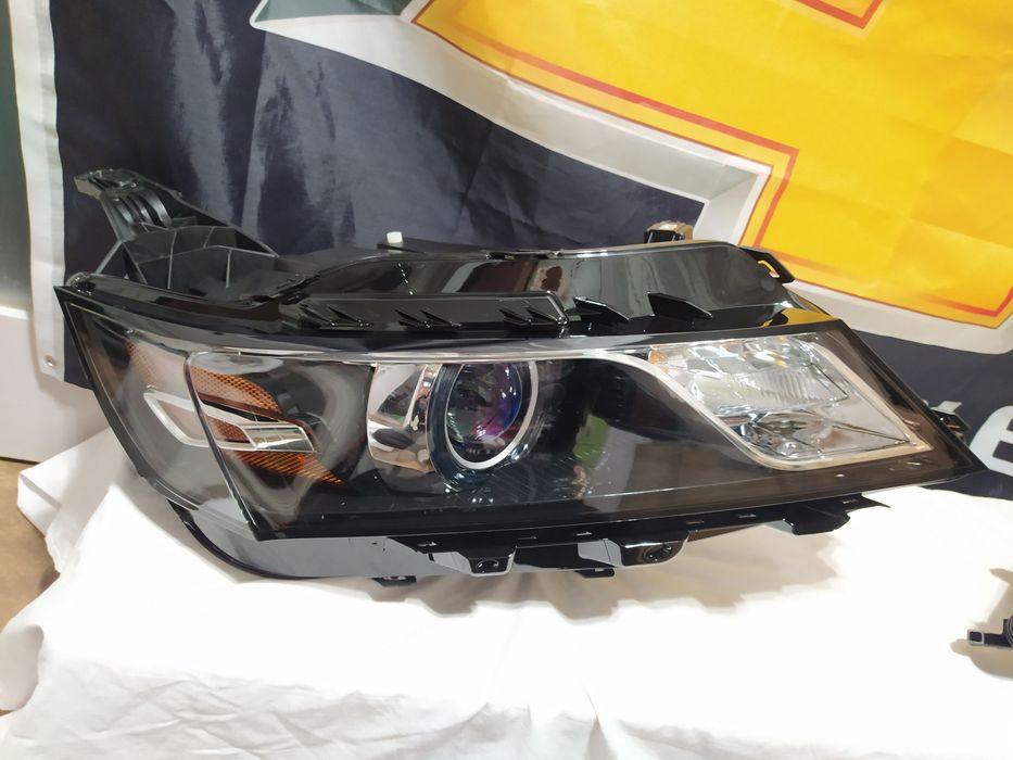 Фара права Chevrolet Impala 14-20 в НАЯВНОСТІ 84178023