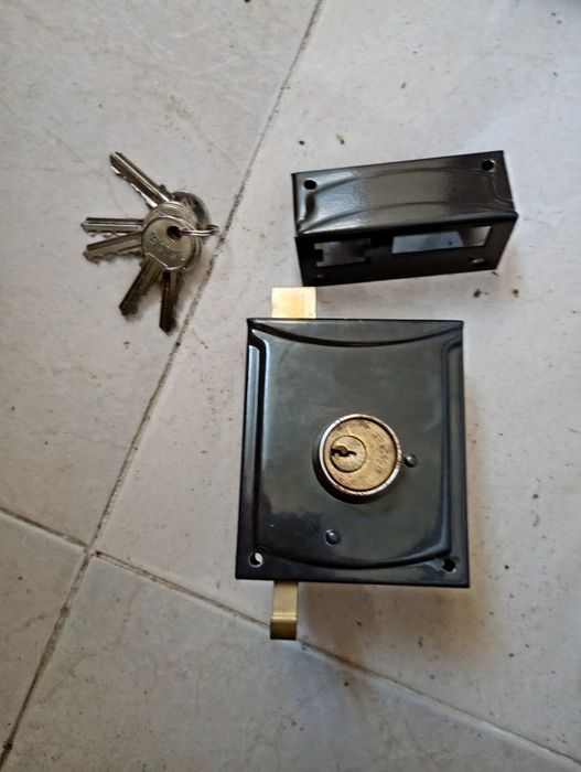 Fechadura Pequena de Porta