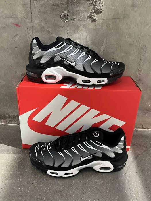 Nike Air Max TN Czarny R.42