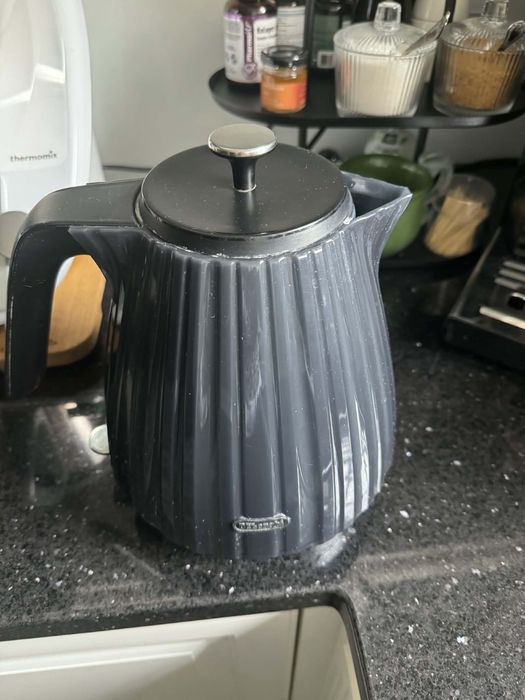 DeLonghi czajnik elektryczny 2000W