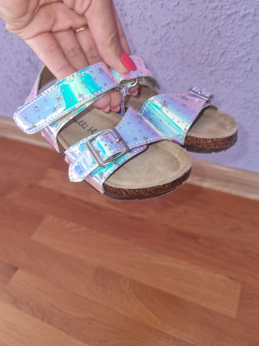 Sprzedam sandały nelliblu