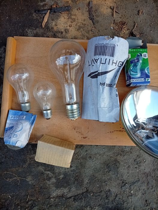 Лампочки накалыванияЕ 27,Е40 .60w,75w100w,200w,500w