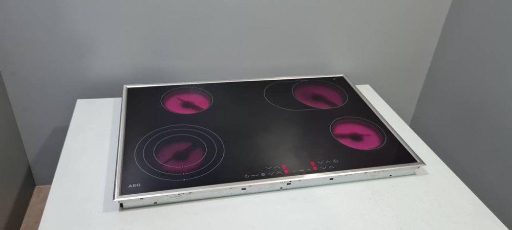 Варочна поверхня AEG