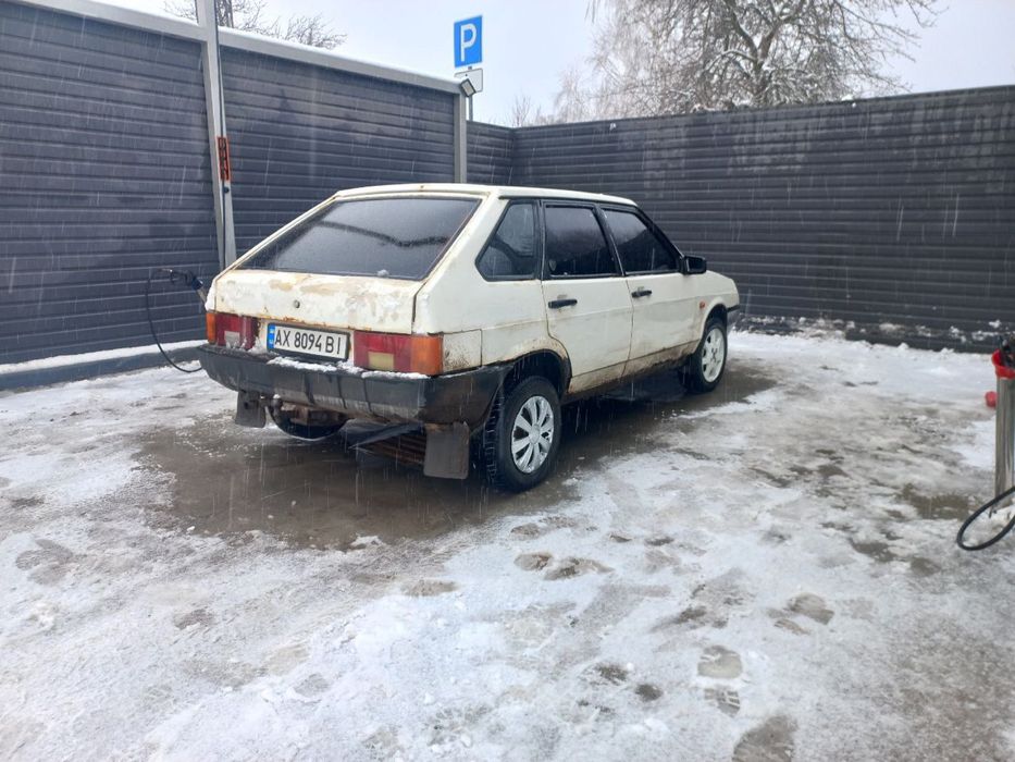 Продам Ваз 2109,мотор 1.5 работает хорошо.газ-бензин