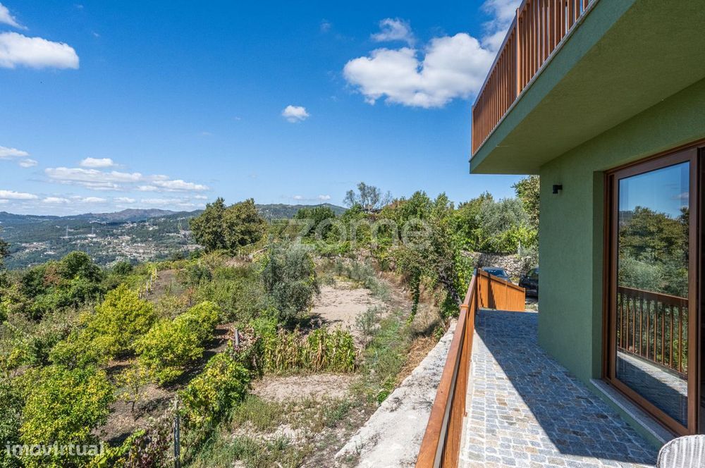 Moradia T3 seminova | Terreno 3.600 m² | Douro – Cinfães
