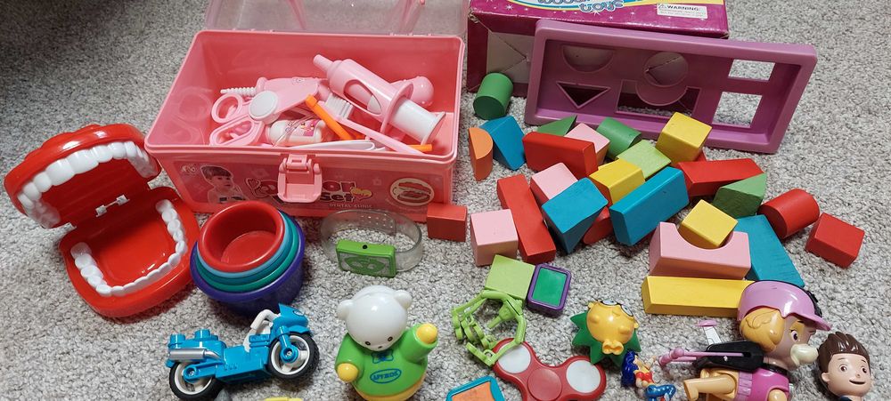 Игрушки разные комплектом