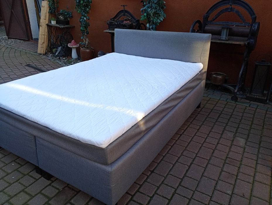 Łóżko tapicerowane kontynentalne