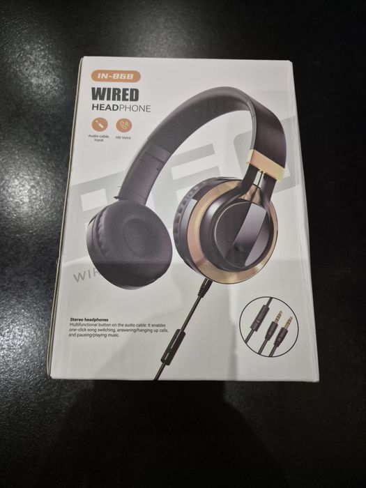 Fones com fio e micro embutido
