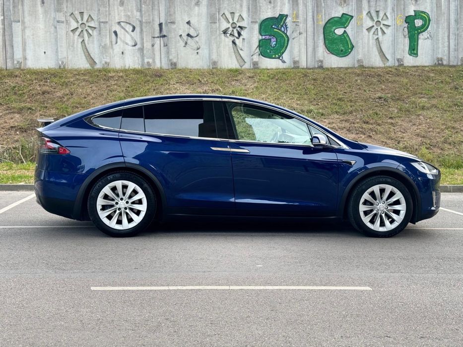 Tesla model X 100D