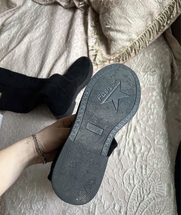 Замшеві ботфорти ботинки на підборах