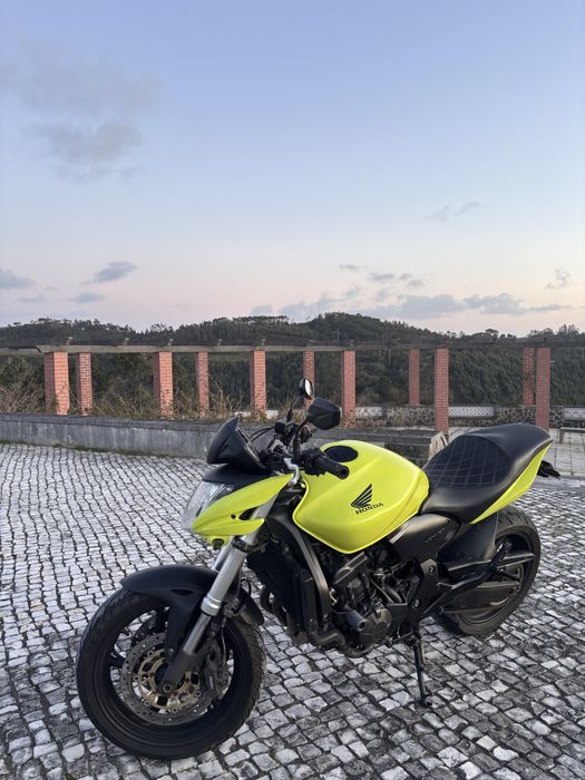 Vendo ou Troco Honda Hornet 600