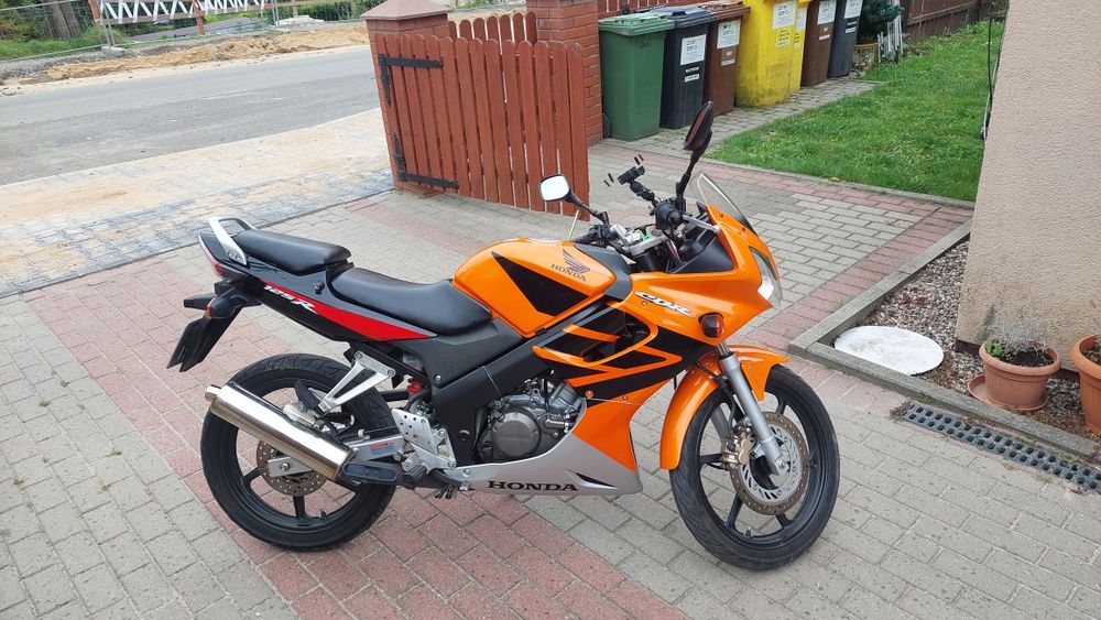Honda CBR 125R,rok 2006,na kat B,stan bdb,przebieg 11tyś km,OC,PT,yama