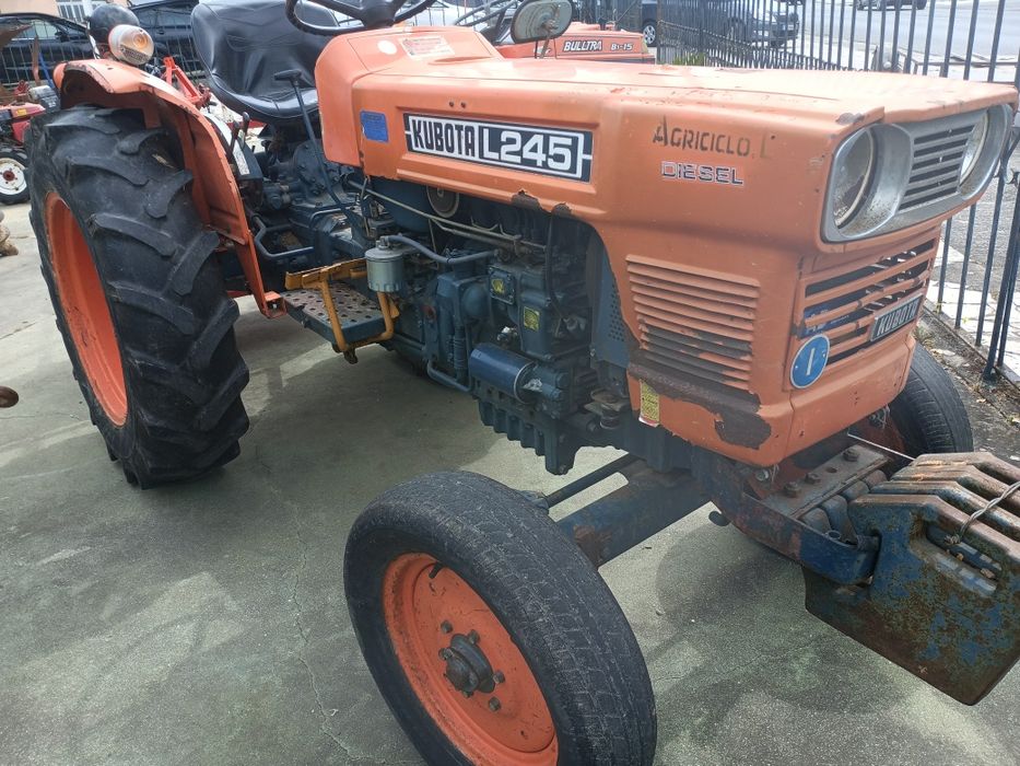 Kubota  245 ,  matrícula e documentos