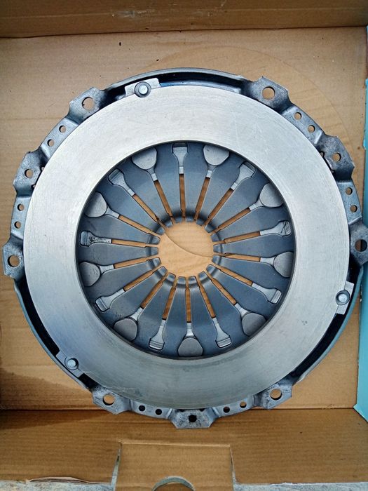 Продам корзину сцепления.