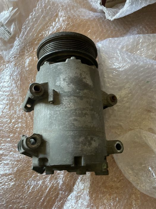 Компресор кондиціонера Форд Ford 19D629-BB