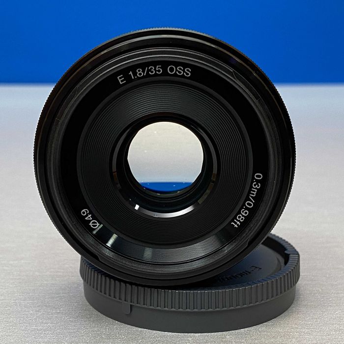 Sony E 35mm f/1.8 OSS
