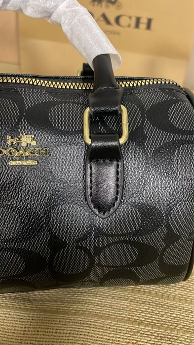 Mala Coach Monograma Preto/Cinza com Ferragens Douradas