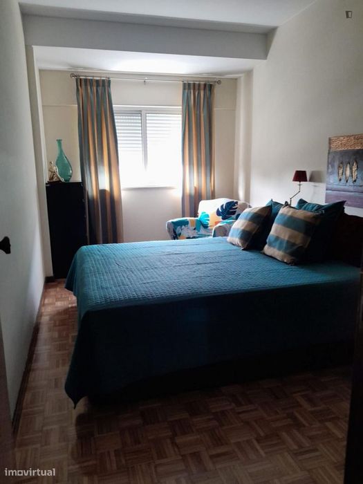 Quarto - localizado em Cedofeita Porto