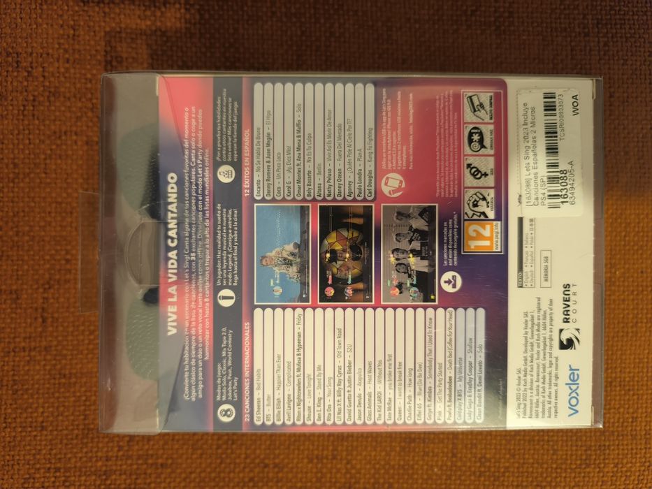 Jogo Lets Sing 2023 Selado com Microfones