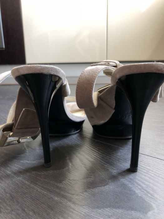 Продам босоножки