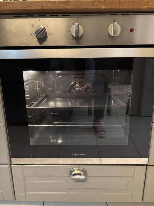 FORNO INDESIT Multifunçoes Hidrolitico  valor do mercado 300€