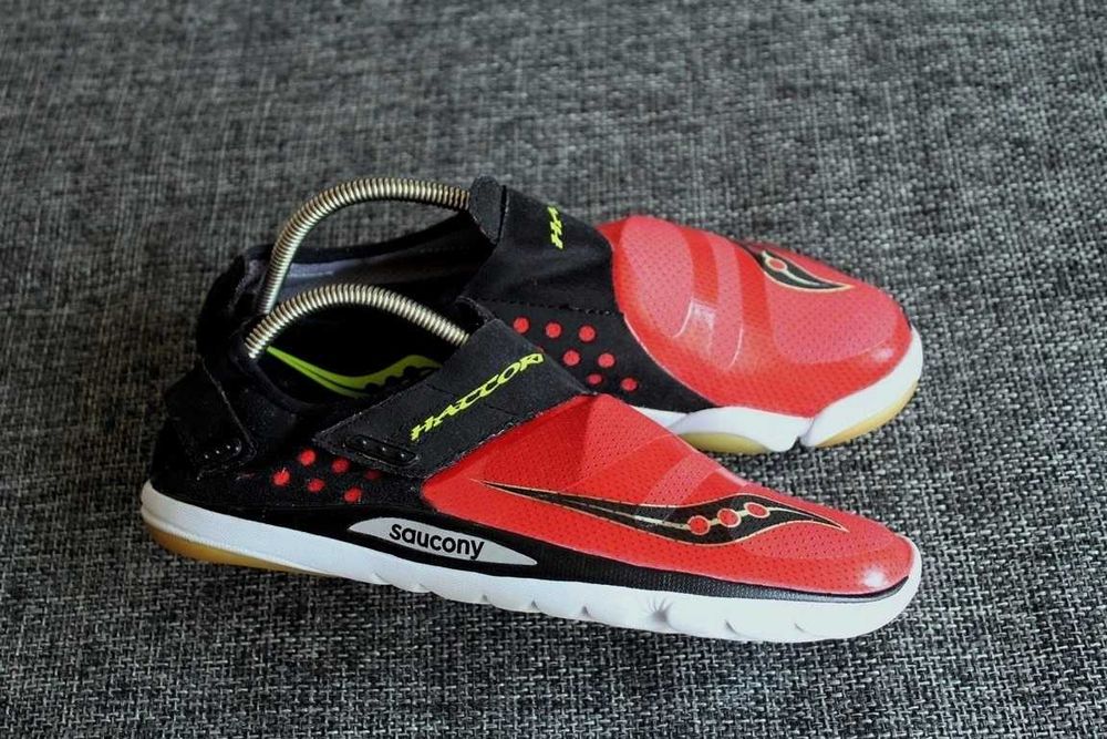 Кросівки мінімалістичні бігові Saucony Hattori Minimalist Run Ориг 43р