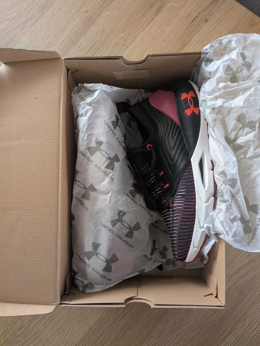 NOWE Buty Under Armour do biegania damskie