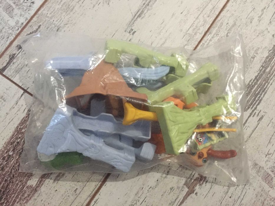 Іграшки з Макдональдс, Nestle та інші