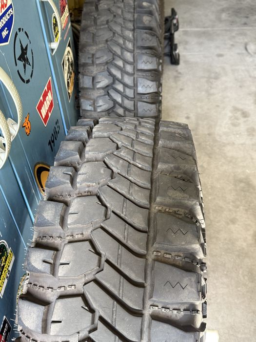 Vendo Pneus BIG ROCK 40 13,5 R17