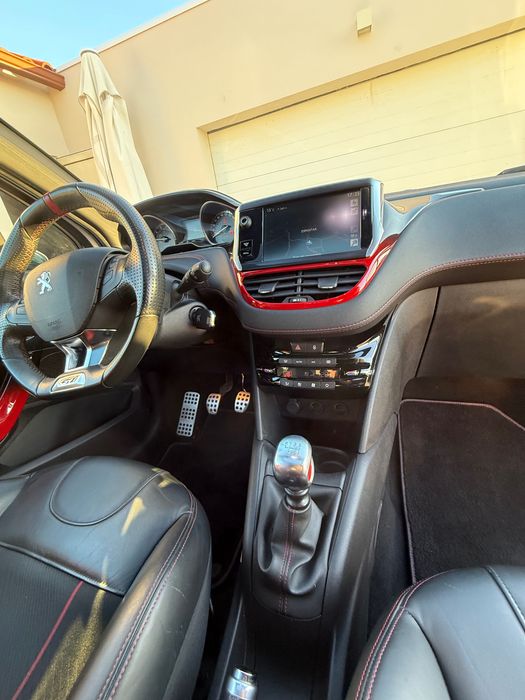 Peugeot 208 gti  thp